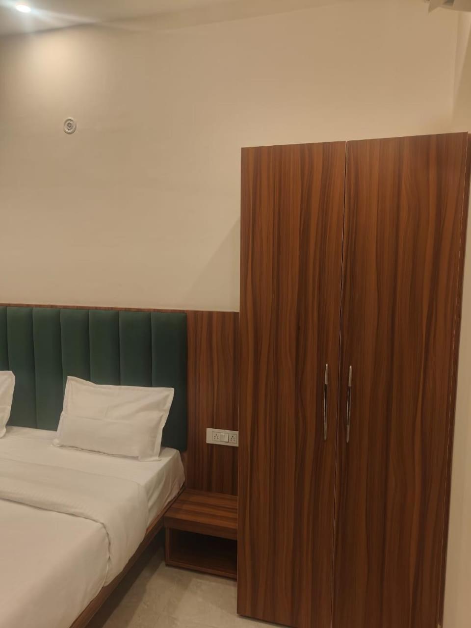 Aroma Resort Rishikesh Bagian luar foto