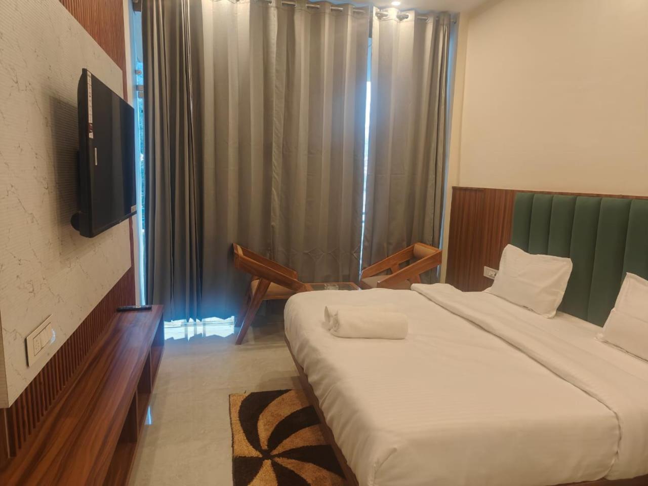 Aroma Resort Rishikesh Bagian luar foto