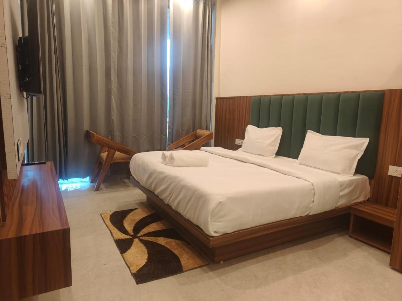 Aroma Resort Rishikesh Bagian luar foto