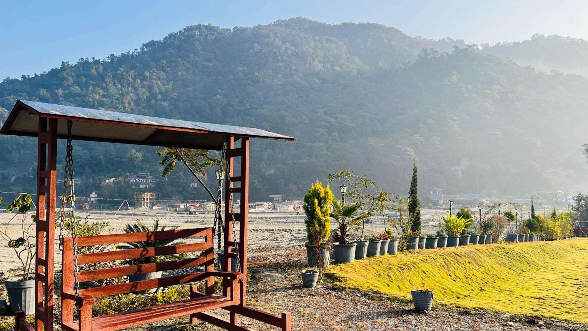 Aroma Resort Rishikesh Bagian luar foto