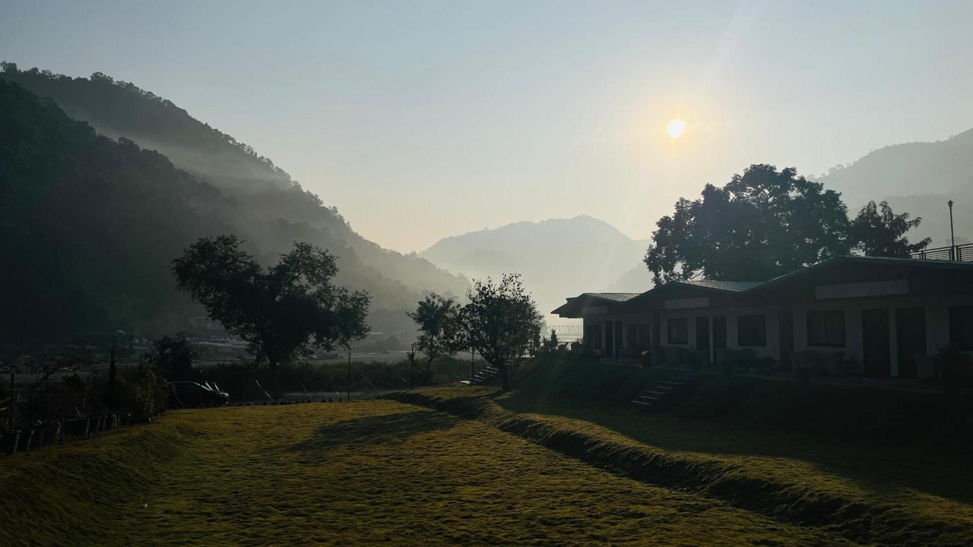 Aroma Resort Rishikesh Bagian luar foto