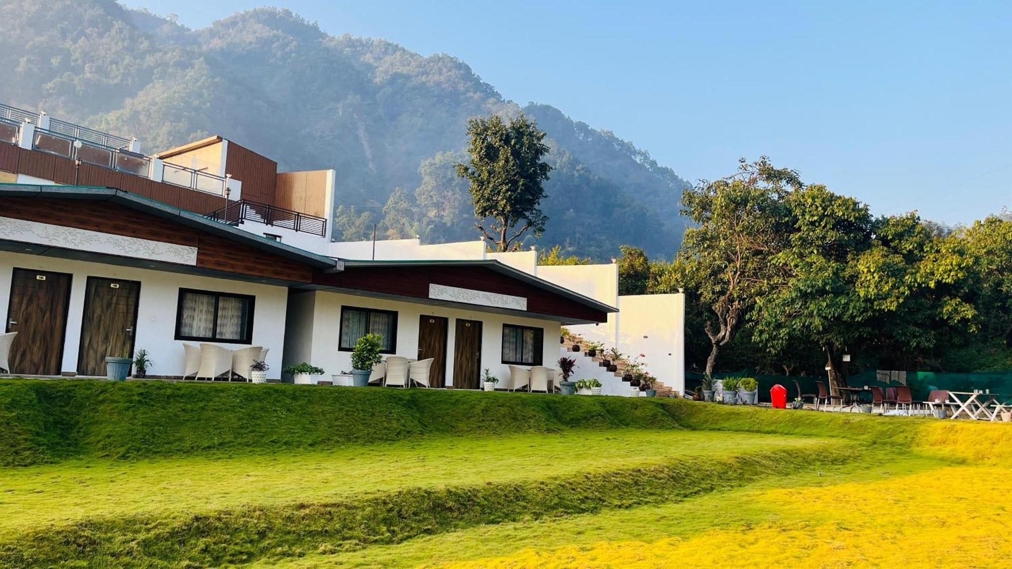 Aroma Resort Rishikesh Bagian luar foto