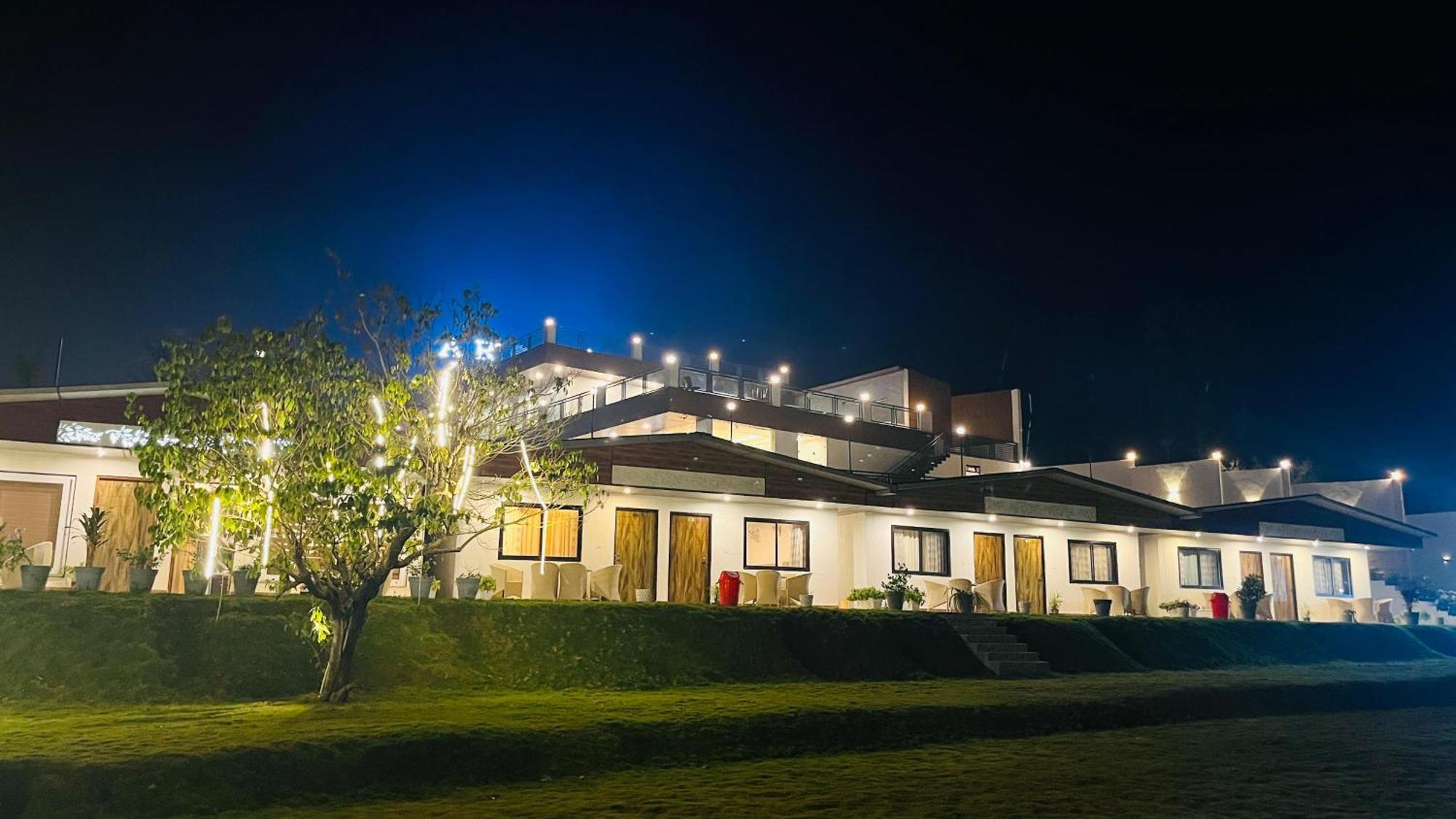 Aroma Resort Rishikesh Bagian luar foto