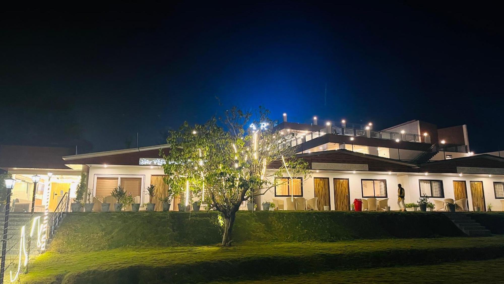 Aroma Resort Rishikesh Bagian luar foto